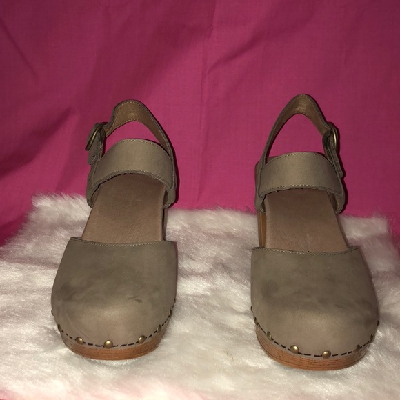 dansko women's dotty heeled sandal